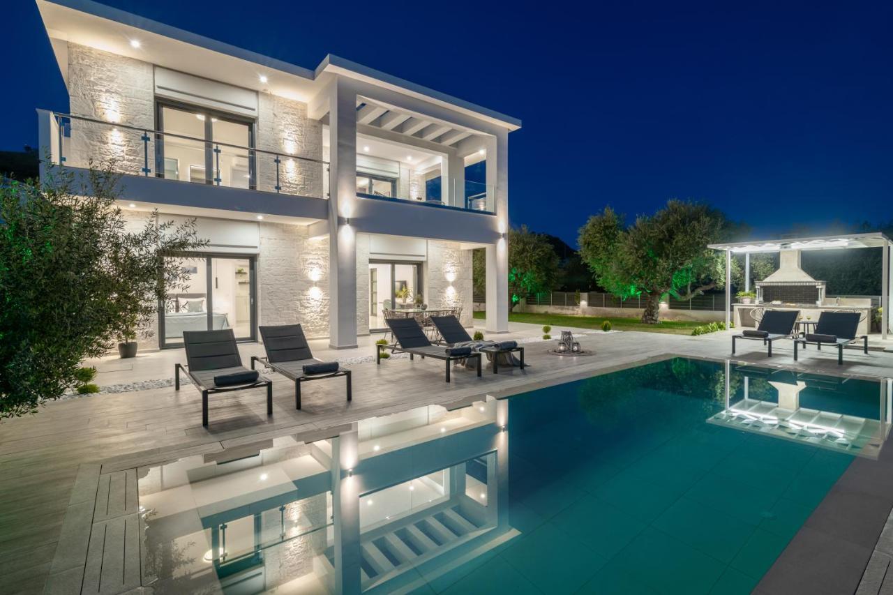 Solis Ortus Villa! Kalamaki  Exterior photo